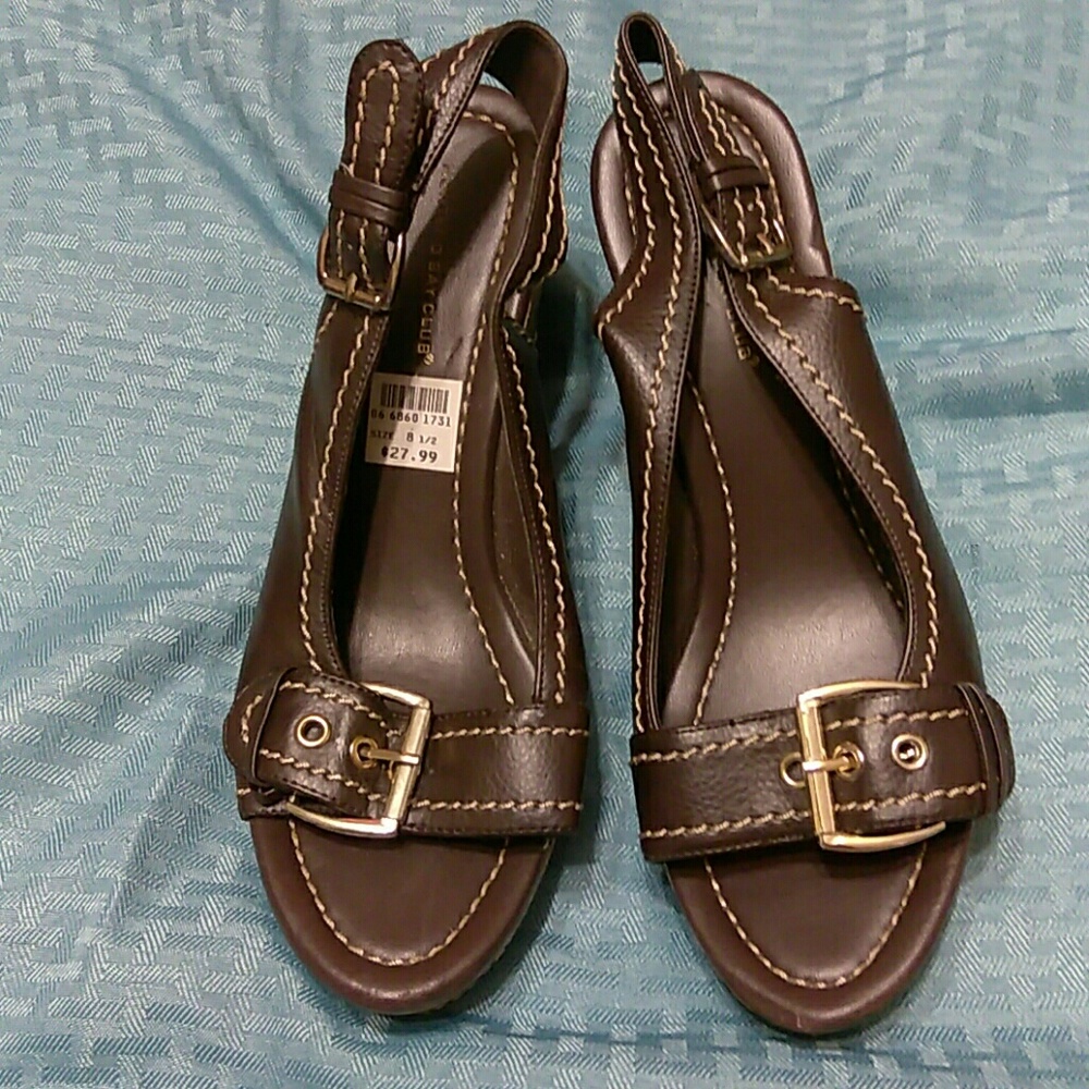 Shoes - Picture 2 of 3